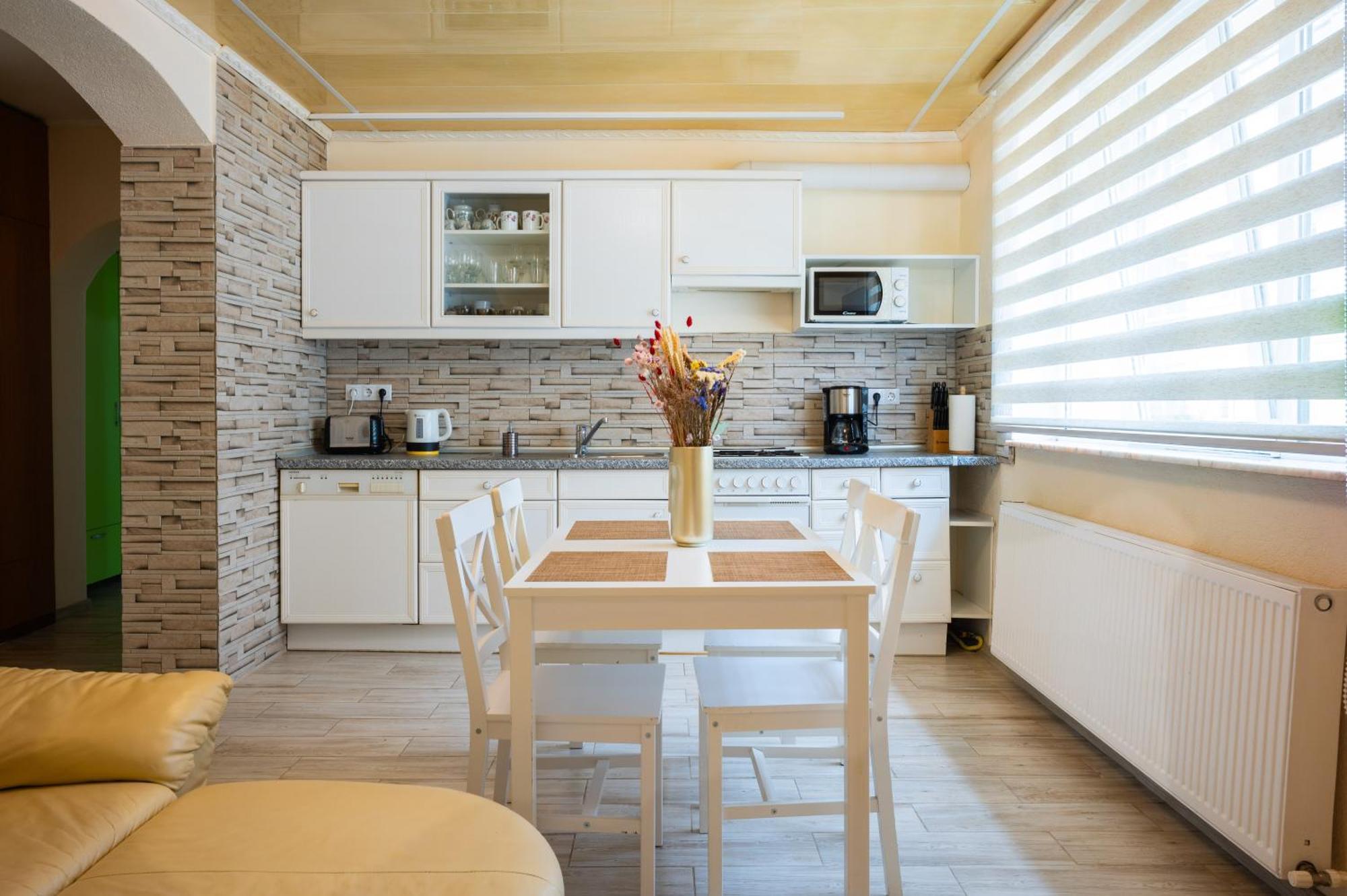 Noua Oasis With Parking Apartment